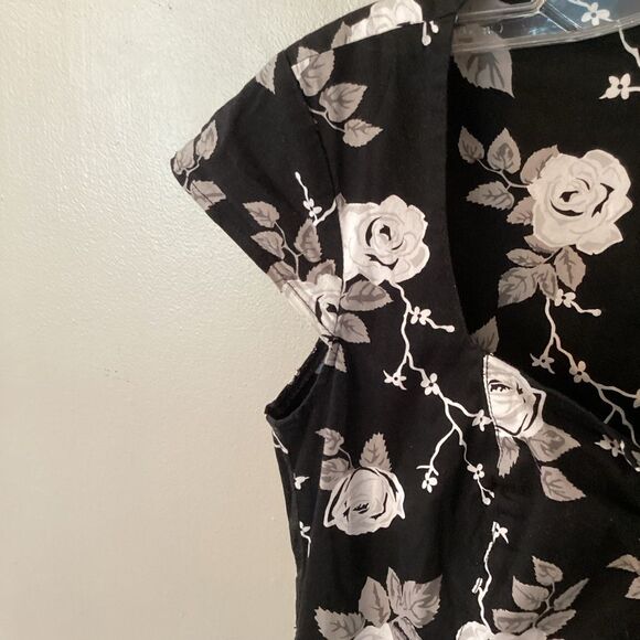 HELL BUNNY VIXEN SZE SMALL NATALIA ROSE BLACK AND WHite RETRO PIN UP SWING DRESS - Picture 5 of 7